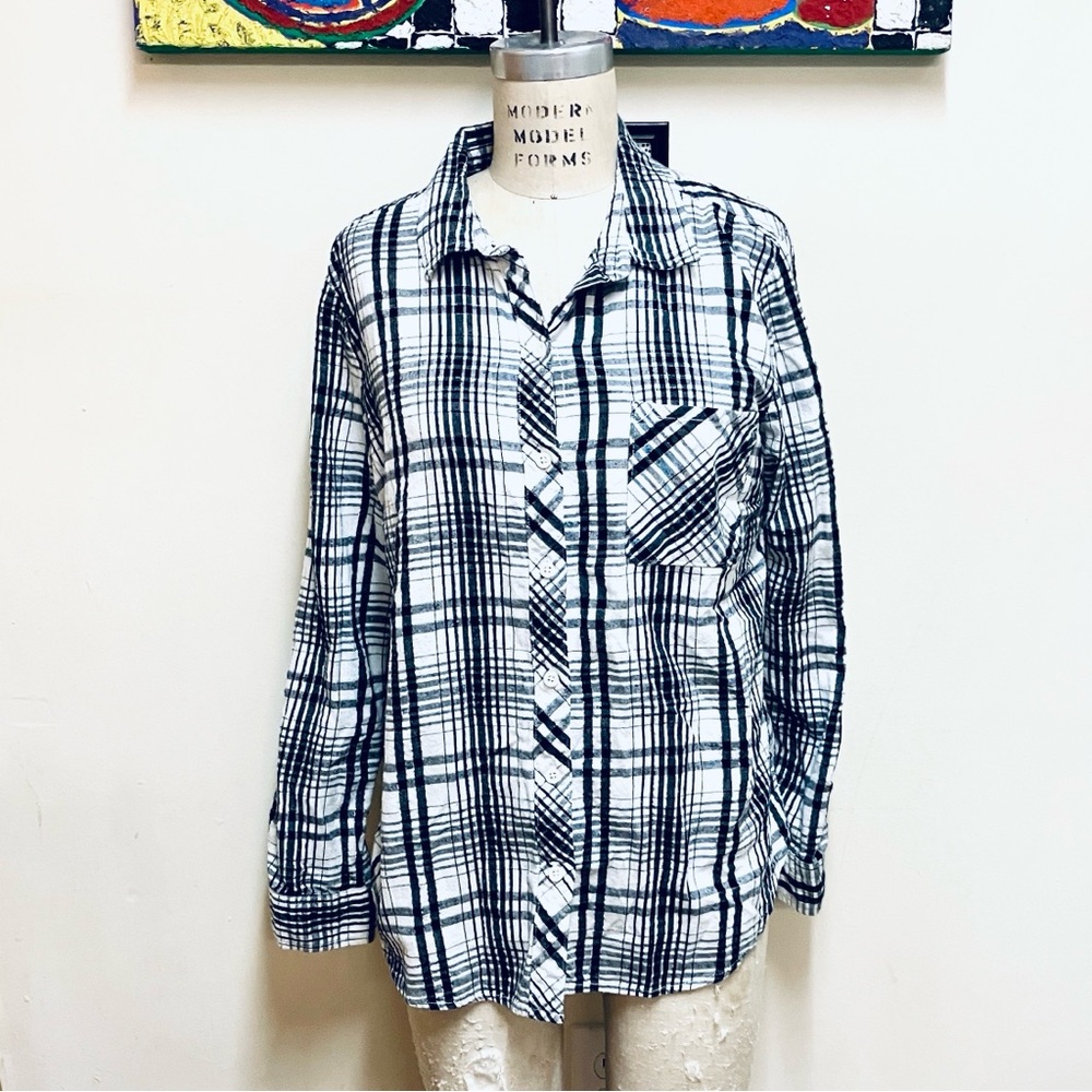 Time and Tru Black and White Checkered Shirt